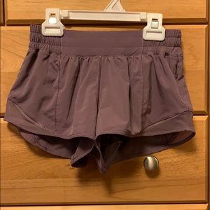 Lululemon hotty hot short 2.5”